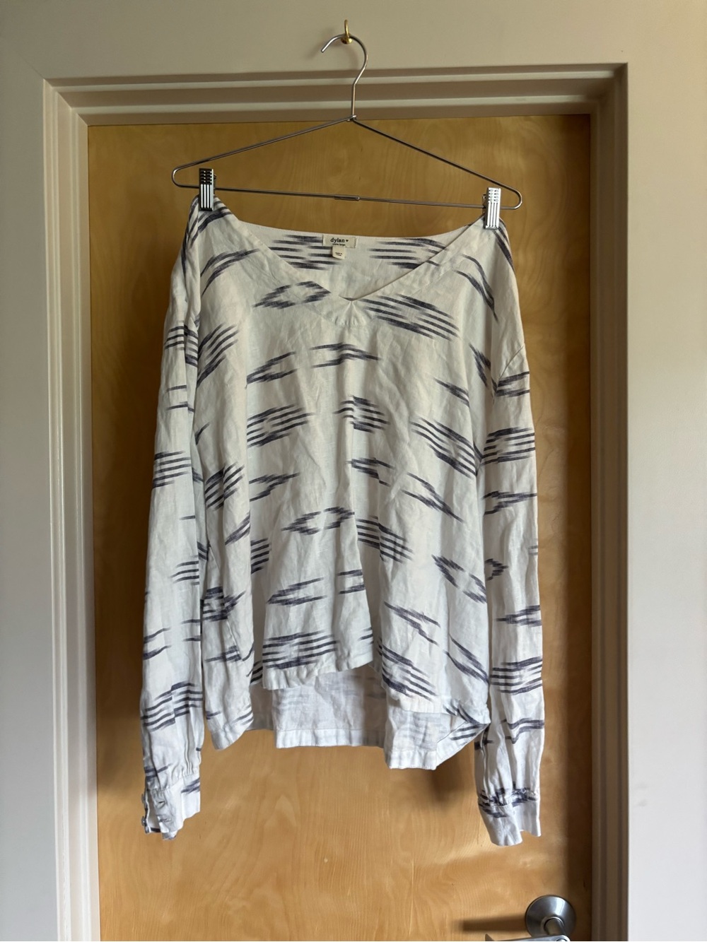 Dylan Ivory & Navy Ikat Print Linen V-Neck Top, Size XL
